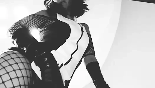 Yalnız sahibe bdsm takma yarak büyük zenci yarağı lateks orta yaşlı seksi kadın siyah beyaz