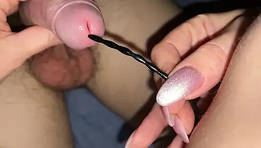 İlk kez bir ürogenital prob penise yerleştiriliyor, adam inliyor