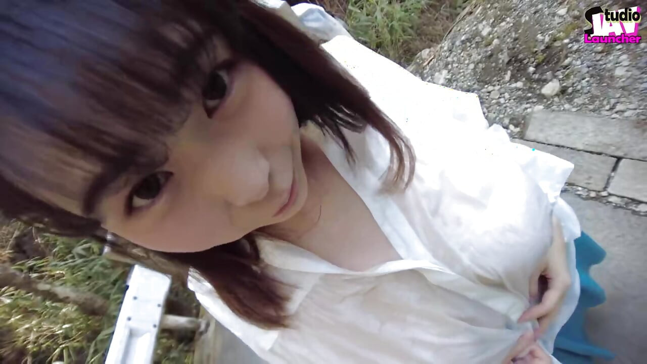 Street Soak - Can You Handle How This Huge-bust Beauty Gets Juicy in the Open? Chapter-1