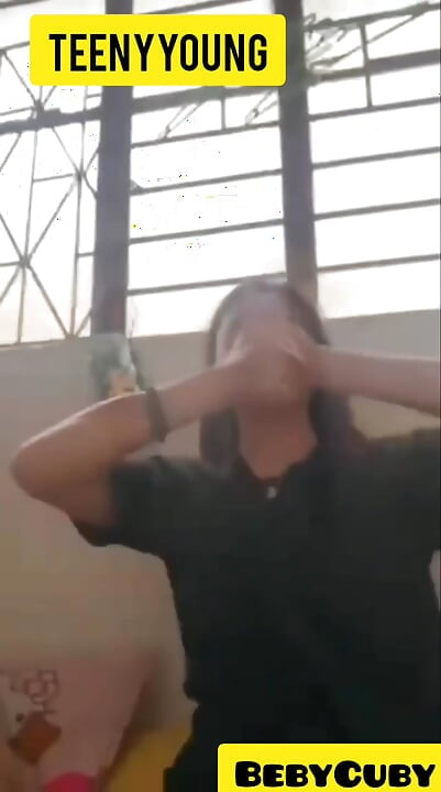 הכוס החלק של אחותי החורגת