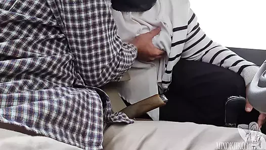 Minokiiko nyepong kontol bos nya untuk mendapat tumpangan gratis