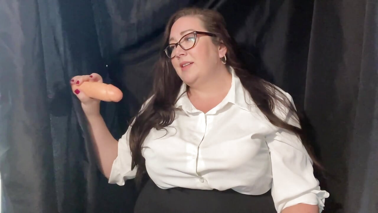 丰满的胖美女寻欢洞面试