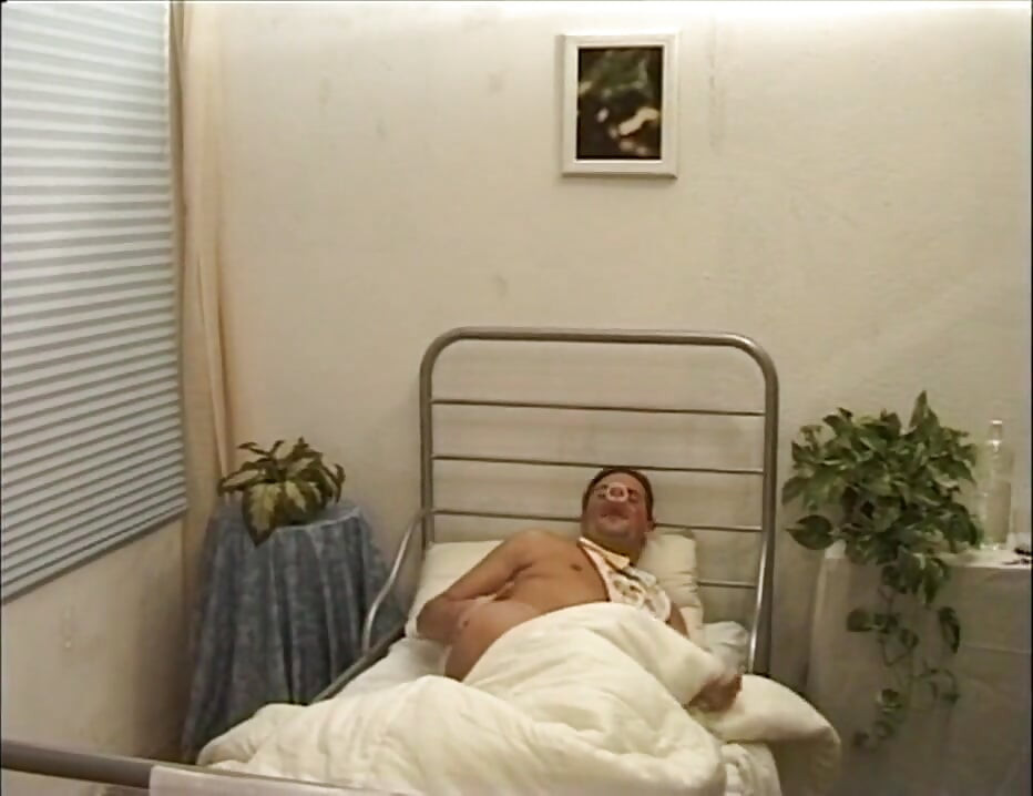 Big Stepdaddy anal in hospital