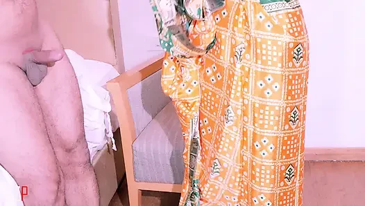 Desi sevimli yenge ile sert seks Hintçe ses