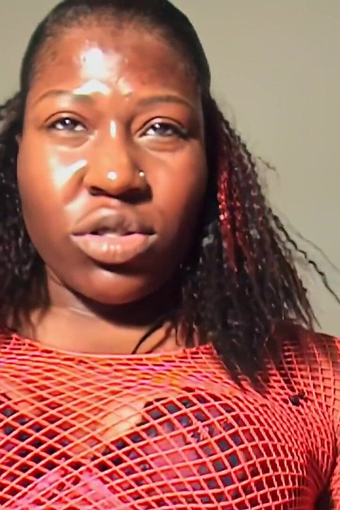 Strong Black Female Stifle and Facesits a White Wimp