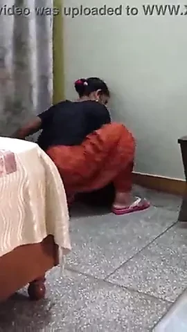 Maid ko pta lag gya video bna ra
