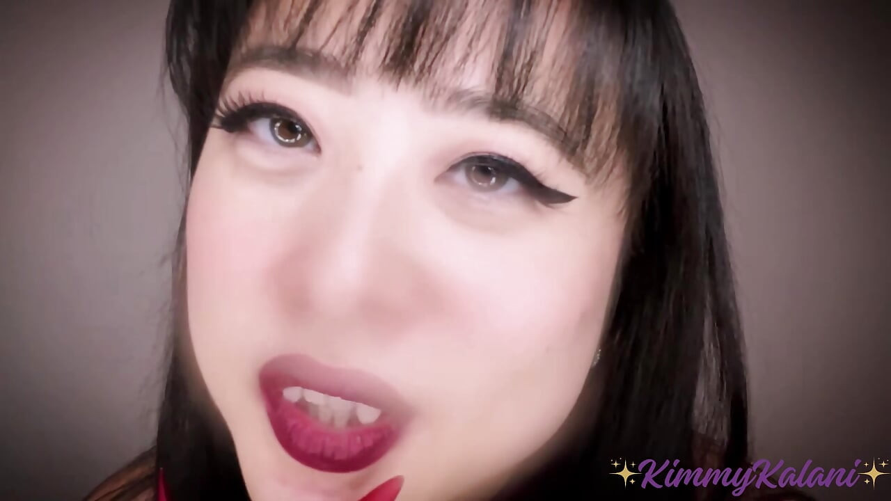 Hot Vampire Devours You med øreslikking og linseslikking -ASMR