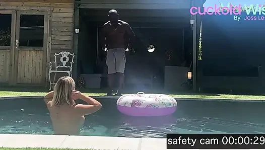 Lumacarie Gets Fuck at Swiming Pool