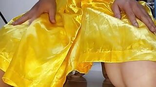 Сперма на симпатичное атласное платье принцессы Disney Белоснежка