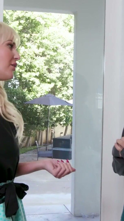 Tante semok dengan lingerie seksi jordan maxx ngentot sama cowok tetangganya dan bikin dia crot di toketnya - mylf | Klip 1