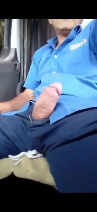 PUNHETA NO CAMINHAO HANDJOB ON THE TRUCK
