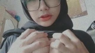 Malay slut strikes again