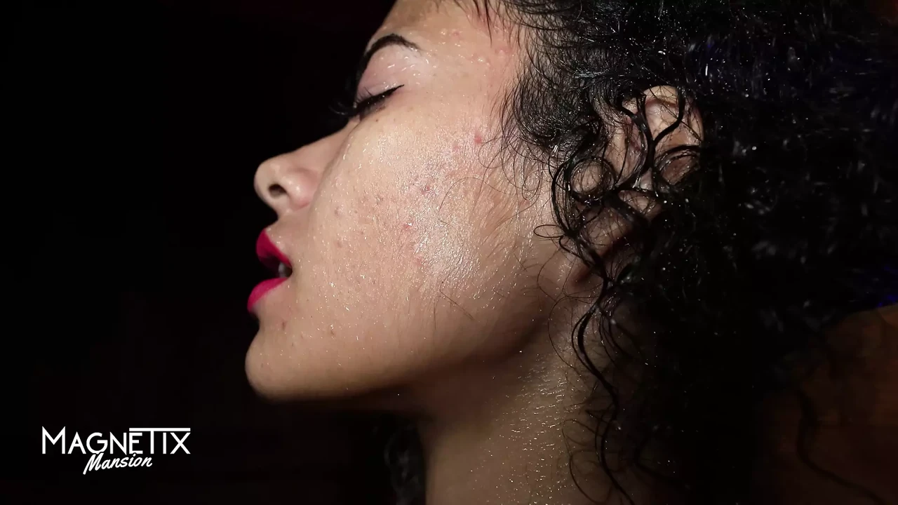 Numu Atari has a wet and creamy sauna session! Double vibing to a creamy finish!