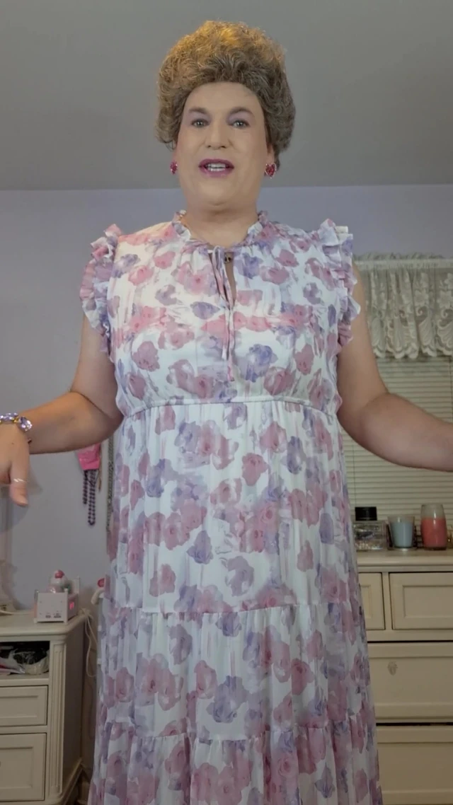Will you play with granny tranny Vick's bush?