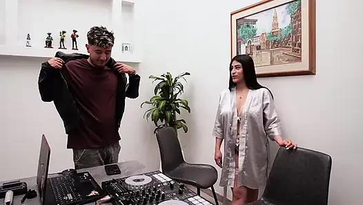 Teacher DJ cummed inside me, while we were in the middle of class, porn ...