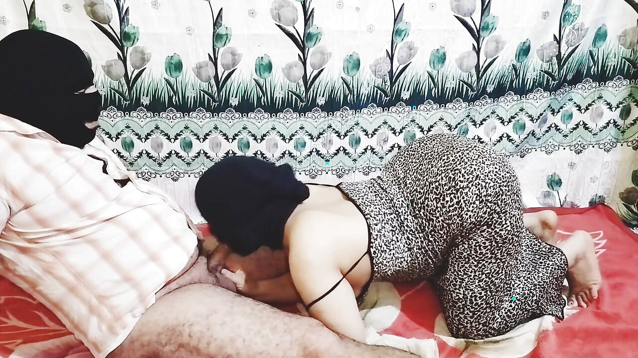 Perra protege el sexo árabe egipcio