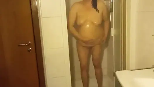 Gerçeklik böyle görünüyor... Duş, çıplak dürüstlük ve vücudum Eva Pur