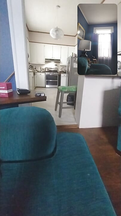 I dalje sam srećno oženjen komšijskom kurvom i. Prijatelj sa jednom