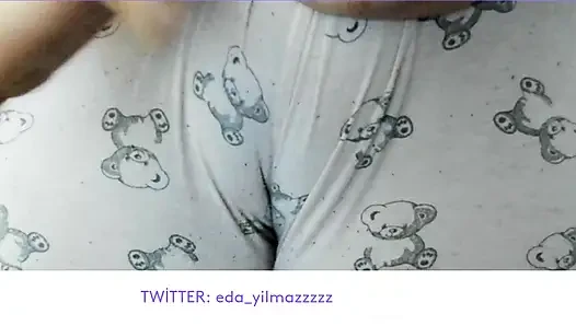 CAMELTOE- SWOLLEN PUSSY- MASTURBATE WITH PAJAMAS