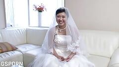 Fudendo esposa japonesa sexy vestida para um casamento