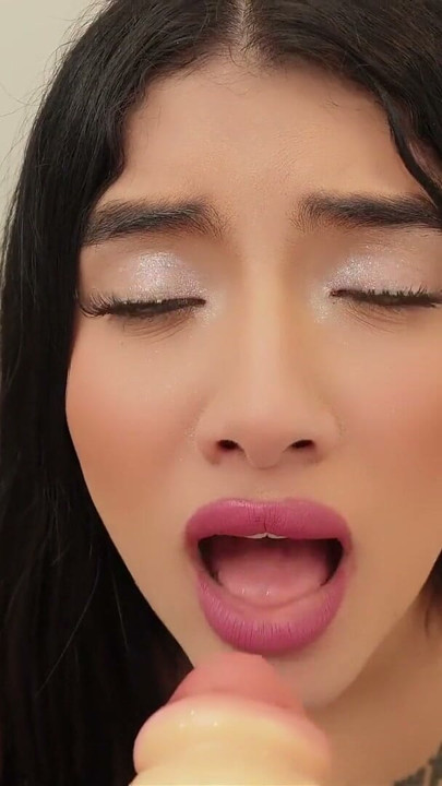 Asmr: Burada ne yapıyorsun? Odama izinsiz girdikten sonra kuzenimle bakireliğimi kaybediyorum | Klip 1