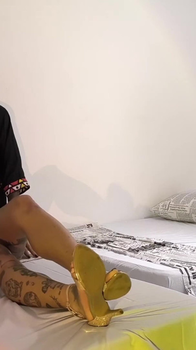 Gentle cuckold took wife to have a tantric massage with black gifted part one | Clip 1