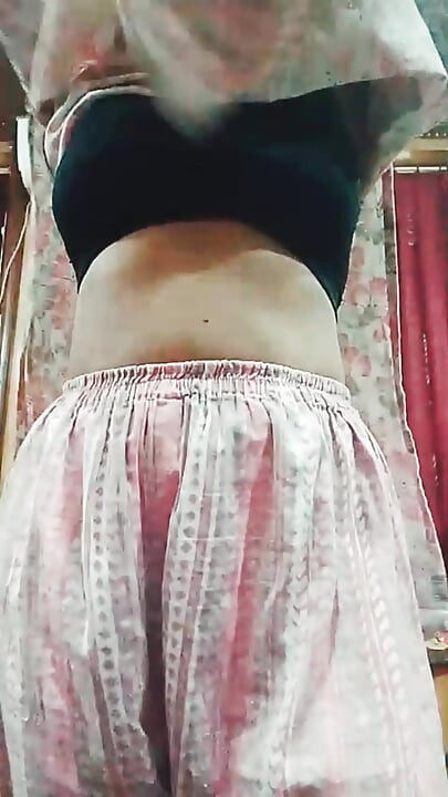 Indian Desi Girl Big Boobs Show