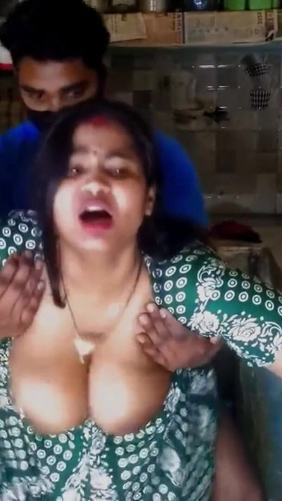 Desi Bhabhi Big Boobs Cleavage Tease in Kitchen Hot Indian Village Girls Exposed Hindi Video | Clip 2