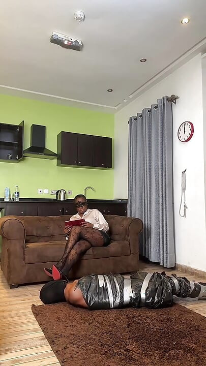 Afrikalı Kadın Egemenliği BDSM Esaret- Domina Havi