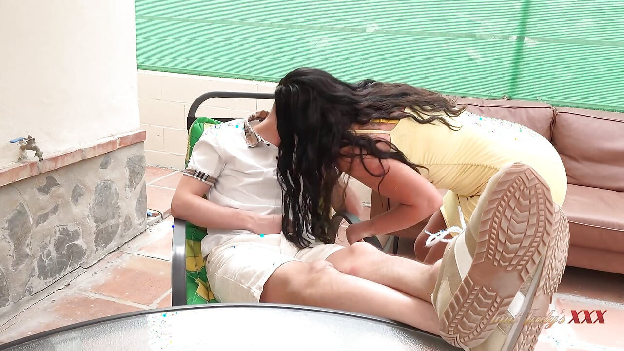 AuntJudysXXX - Hot Latina MILF Linda Del Sol Fucks Her Boyfriend by the Pool