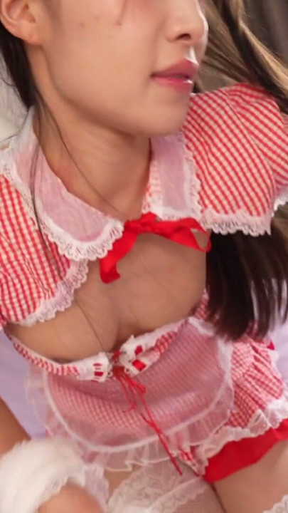 Pure and innocent idol! Erotic, cute, sensitive, gets fucked raw under the guise of an interview! | Clip 2