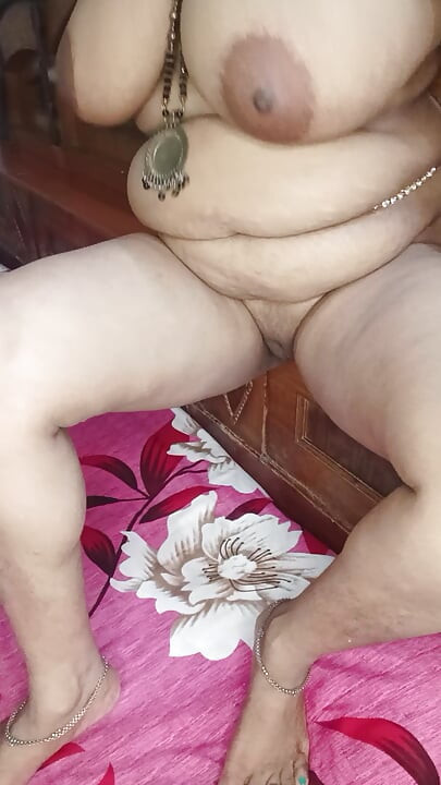 Indian bbw bhabhi with dildo