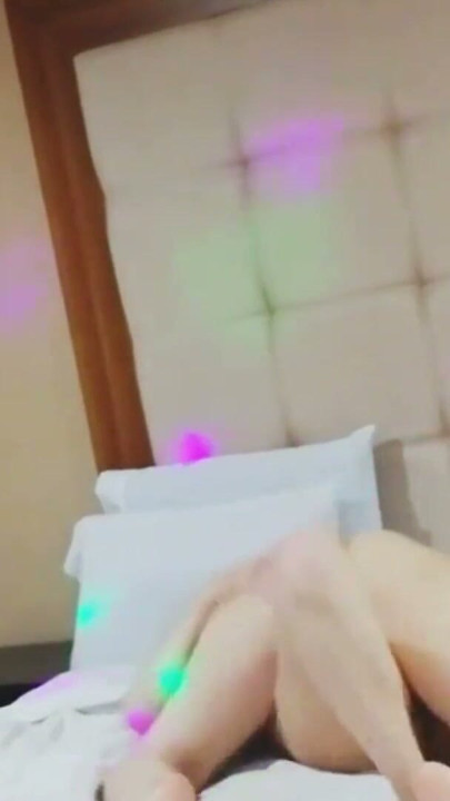 Meine College-Freundin trifft mich, um einen Job in einem Motel zu machen | Clip 3