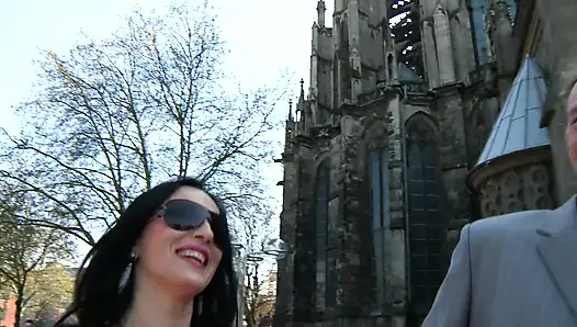 Alisha sweet menggoda dengan lingerie dan sepatu hak tinggi