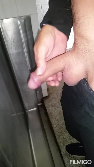 Out n about looking to get my cock sucked