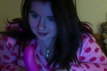 Fat girl masturbates for her bf