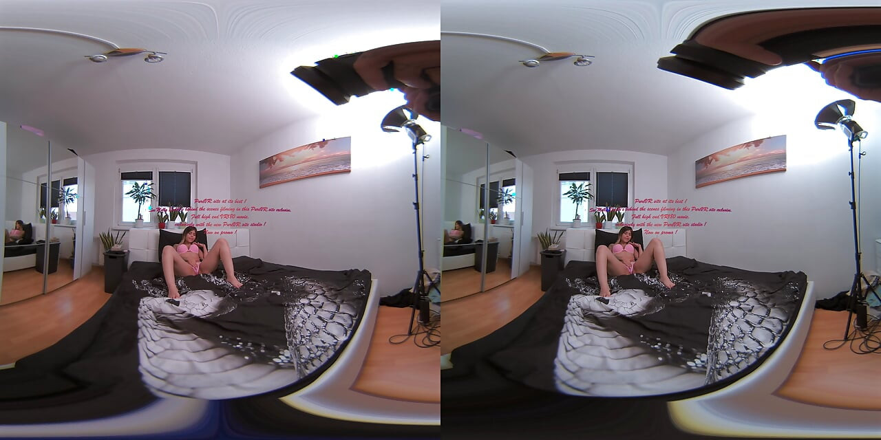 PureVR.site: rumah eksklusif Molly Smith, Cara Mella dan model baru panas yang lain