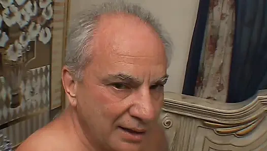 Dein großer, geiler schwanz macht mich geil, alter mann