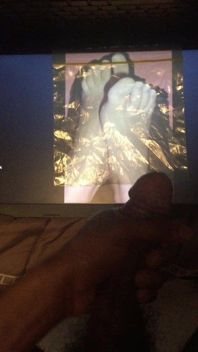 mostro miamoglie feet tribute