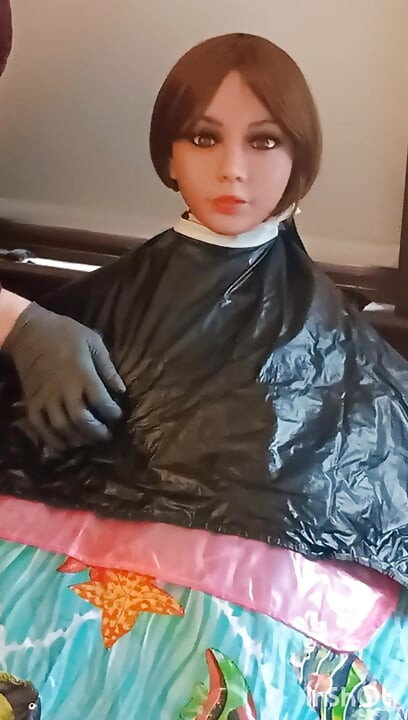 Lindsey shampoo cape show