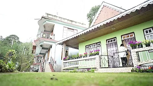 Dokter dan pasien lagi asik bersenang-senang selama pemeriksaan