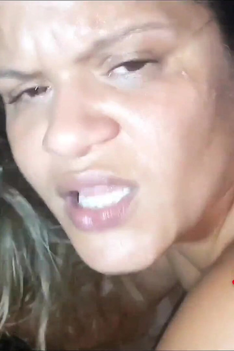 ฉันเจอโดราโด้อเมริกันบนชายหาด Rio De Janeiro ฉันพาเขากลับบ้านและให้หีเขา