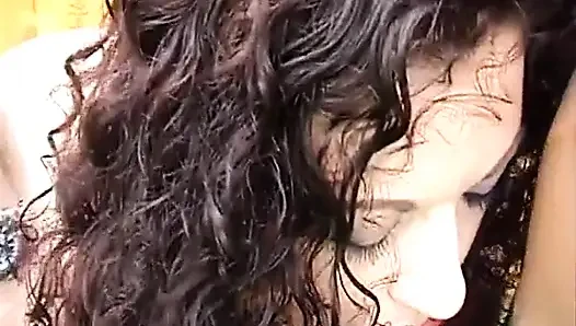 Jessica Rizzo ateşli yarak sahnesi için delikleri tükenmiş