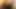 Güzel kadınlar siyah deri kanepesinde kel partnerinin yüzüne oturuyor