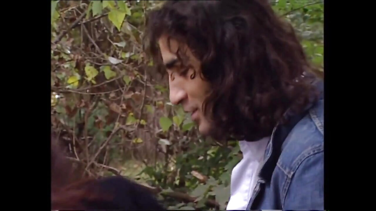 बड़े निपल्स वाली मस्त चोदने लायक मम्मी की जंगल में बड़े शौकिया लंड द्वारा चुदाई और चूत के अंदर वीर्य निकालना