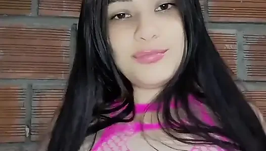 Ngusap itil dan adik tiriku sampai orgasme