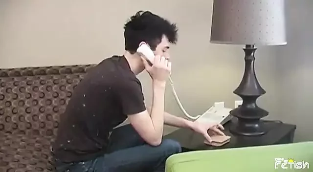Skinny dude calls the room service guy to repair tv and blows his big dick