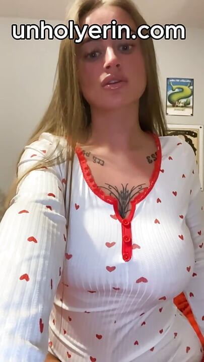 Watch this Scottish goth teen every inch of her fingers teasing moans from deep inside