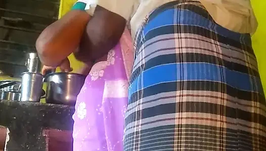 Bu guru tamil lagi asik di ruangan dapur pakai handjop hasband