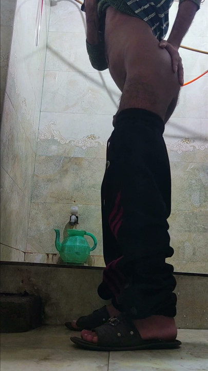 Pakistani Big Dick Handjob in Washroom | Clip 1